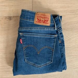 Levi’s 710 Super Skinny Jean